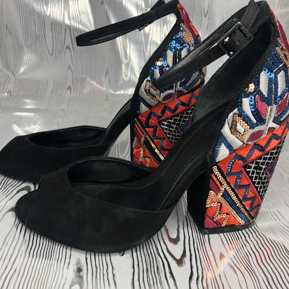 SCHUTZ Shoes - Schutz Keroly Embroidered Ankle strap Sandals